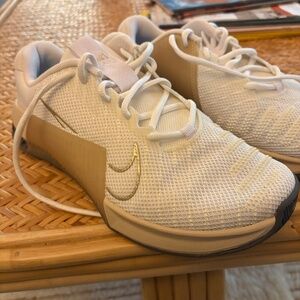 Nike Women’s Metcon Training Sneakers (Used Once)